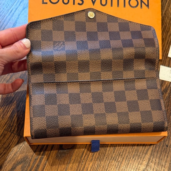 Louis Vuitton Sarah Wallet - Picture 7 of 14